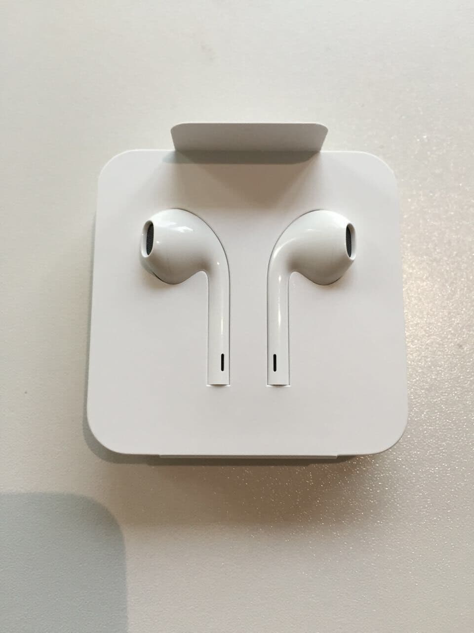 Apple A1748 Lighting Earpods for iphone 7_ 7plus